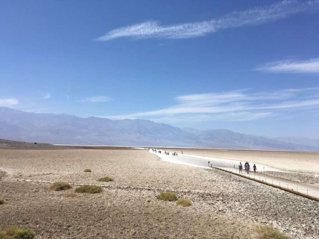 Beispiel für einen SEO optimierten Alt-Text wäre für dieses Bild: Death Valley im Sommer 2019